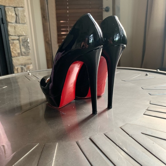 Christian louboutin heels red bottoms - Picture 2 of 5